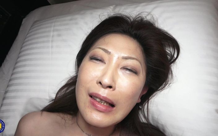 Mature NL: Sexy japonská nevlastní máma Ayono Nishi je ošukaná nevlastním synem