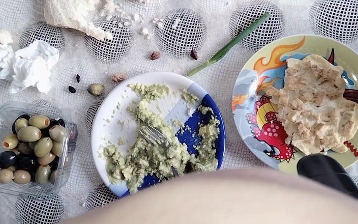 Mirsur: Amateur Wife Prepares Breakfast Naked. Hairy Pussy with MILF, Big...