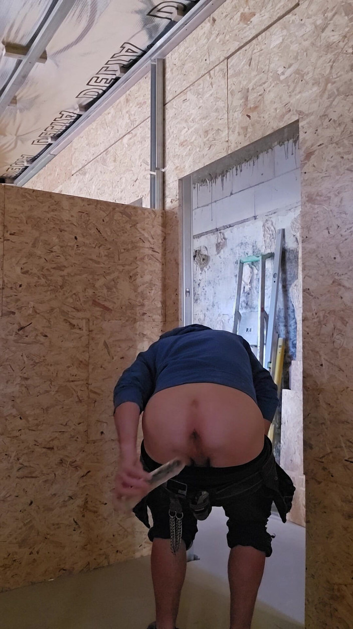 Chris_snoopy_91: Horký den na staveništi, část 1/9 prstění, kouření robertku a tvrdé šukání s...