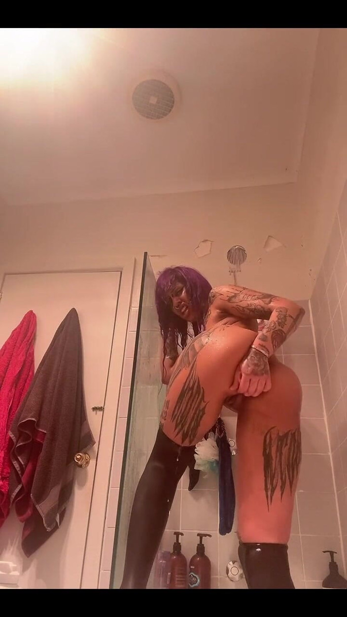 Laika Lewd: Tempo anale solo