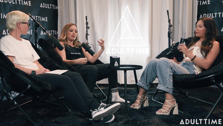 Adult Time Podcast: Scarlett Alexis &amp; Anna Claire Clouds Pen*s Fingers &amp; Mile High Club |...