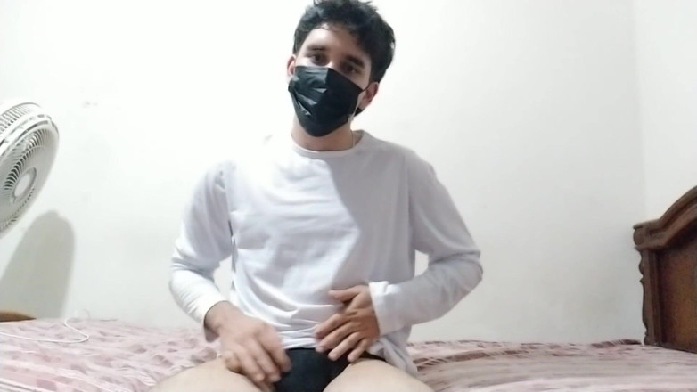 Leo J: 我第一次尝试jockstrap，我抚摸自己