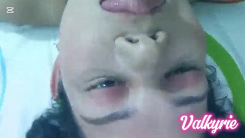 Valkyrieandluigy: Schattige mooie diep in keel zuigen