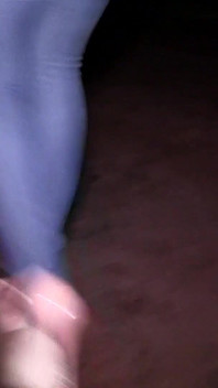 La sexy teen hanna Shaw compie la sua prima missione di pecorina e si fa riempire le tette di sperma