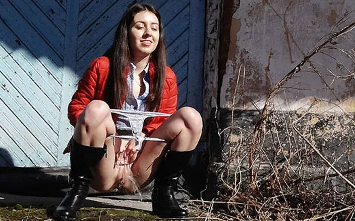 Puffy Network: Wet And Wipe by Got2Pee where girls come to piss