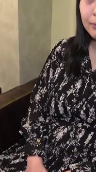무수정 질싸에서 벗어날 수 없는 금지된 불륜을 남친에게 결코 말할 수 없는 비밀