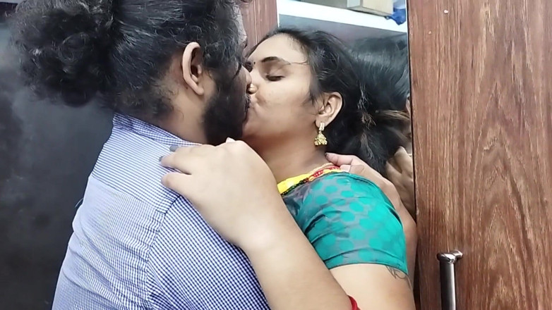 Vaishnavysharunraj: Awek Mallu panas bercinta separuh saree dengan lip lock, awek...