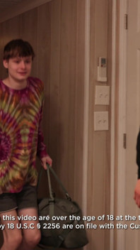 Dwa twinks są lepsze niż jeden, zwłaszcza dla Hot Daddy Dick Heath Halo