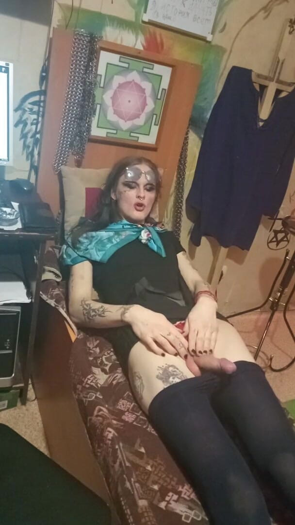 Rainbowdracat: Sweet shemale jerking