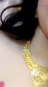 Desi Seductress Free Live Webcam Show