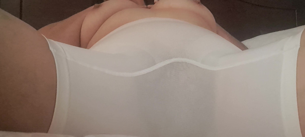 Mommy big hairy pussy: MILF, En Bragas Grandes Y Se Le Marca La Panocha