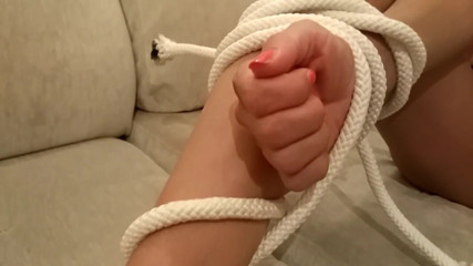 Anita Rossy: Vero miLF amatoriale per la prima volta in bondage