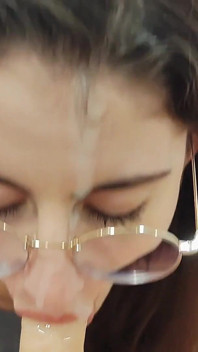 Corno marido em festa gangbang da esposa gozada dentro facial