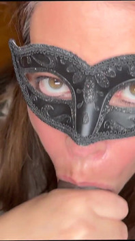 Mandy Mileena adamının önünde Ace Hardz'i sikiyor