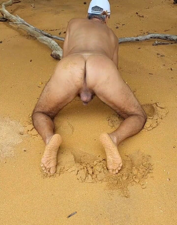 Ladysilvas: Ladysilva presumiendo desnuda en público en la playa