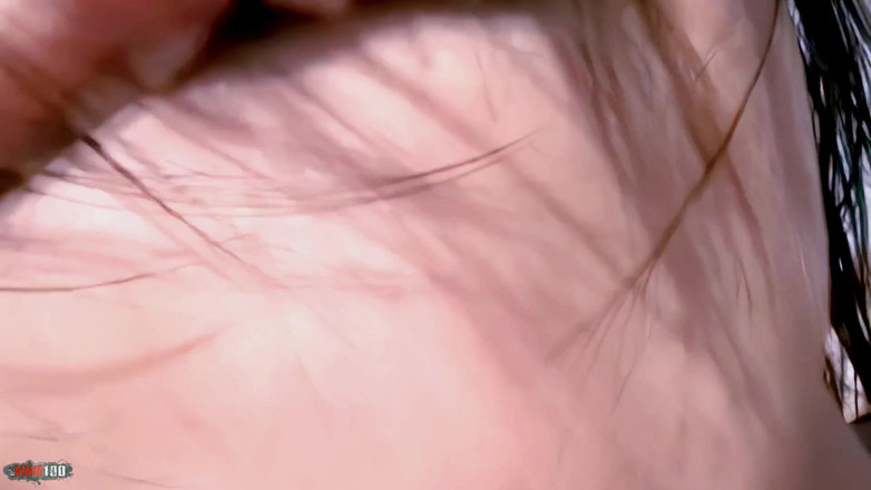 MMM100: Barbara-nux ateşli genç esmer barbara nux kıyafetlerini çıkarıyor