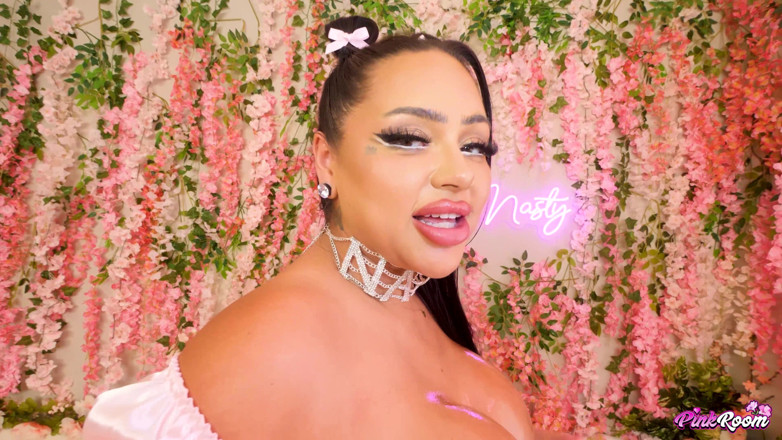 Nasty Sluts Studios: Chambre rose, épisode 39 : Zoey Foxx, bimbo latina à gros cul