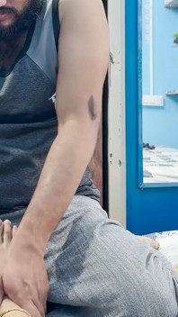 Mallu coppia romanticismo marito massaggio e leccare i piedi della moglie