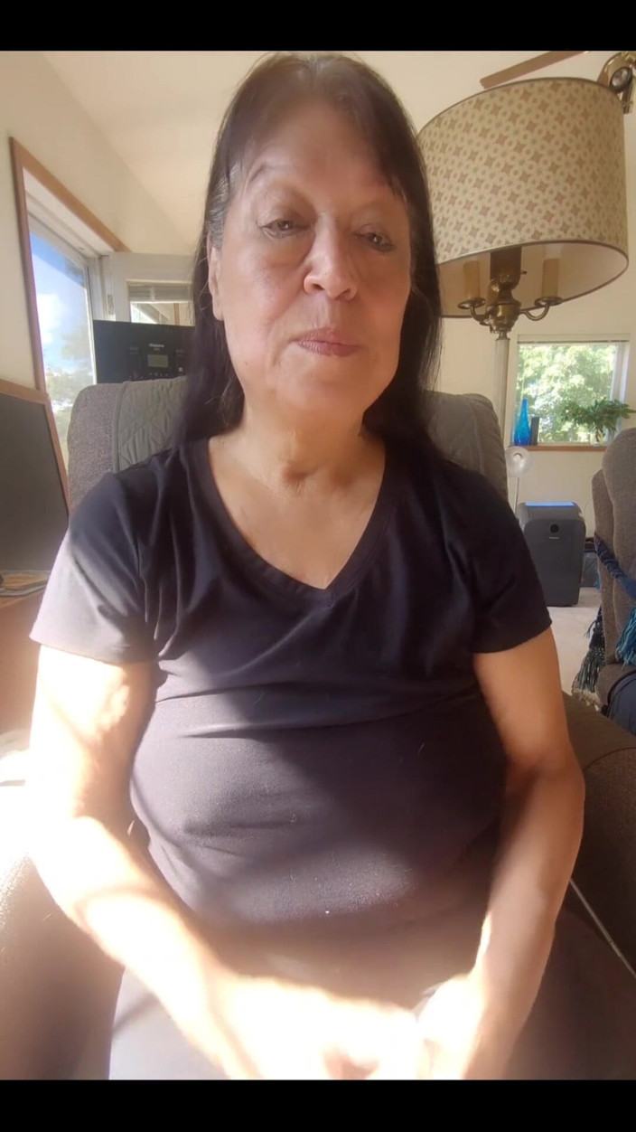 Zilah Luz: Nach dem Edging habe ich mich abgelenkt, indem ich Gemüse...
