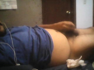 Sexboy2357: Masturbuje a stříká v mé ložnici - část 2