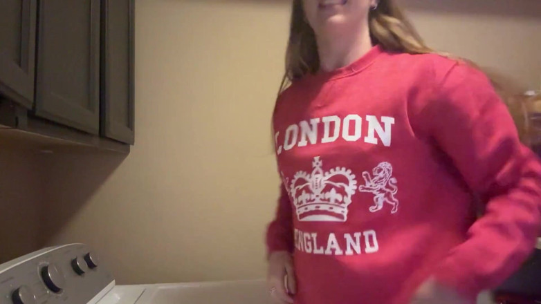 Nadia Foxx: Humping the Fuck Out of My Air Bnbs Dryer Until...