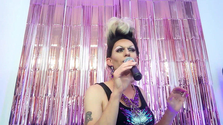 Alexalovesit: Du besitzt keine bedeckung von mir