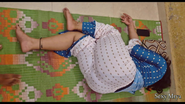 Sexy Myra: Teil 2 - stiefmutter wurde von stiefsohns bestem freund gefickt, nachdem junge...