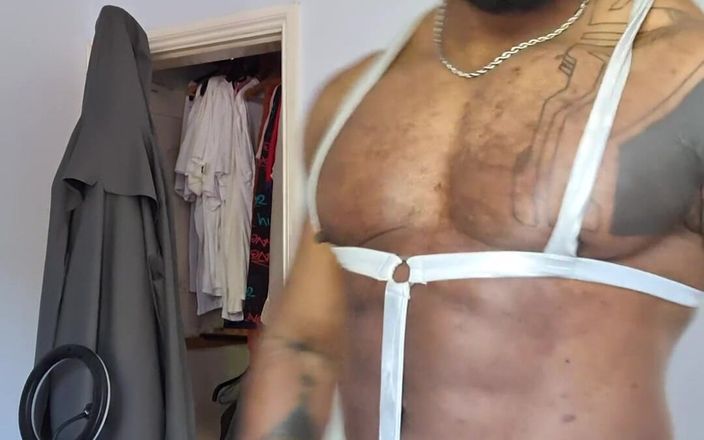 Amadeus: Cette tenue à beaucoup de bite