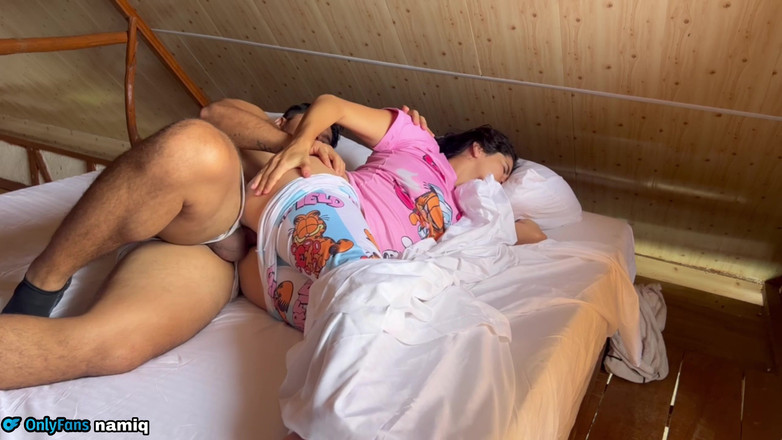 NamiQsein: Îmi conving surorile vitrege să facă sex.