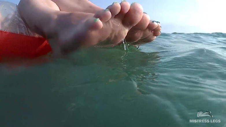Mistress Legs: Sexy bare feet on the sea