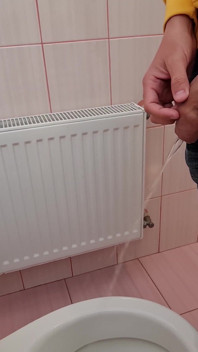 Guy Long Pisses in a Public Toilet and Takes a Selfie