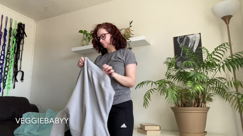Veggiebabyy: Sweatshirt'ümü çıkarıyor