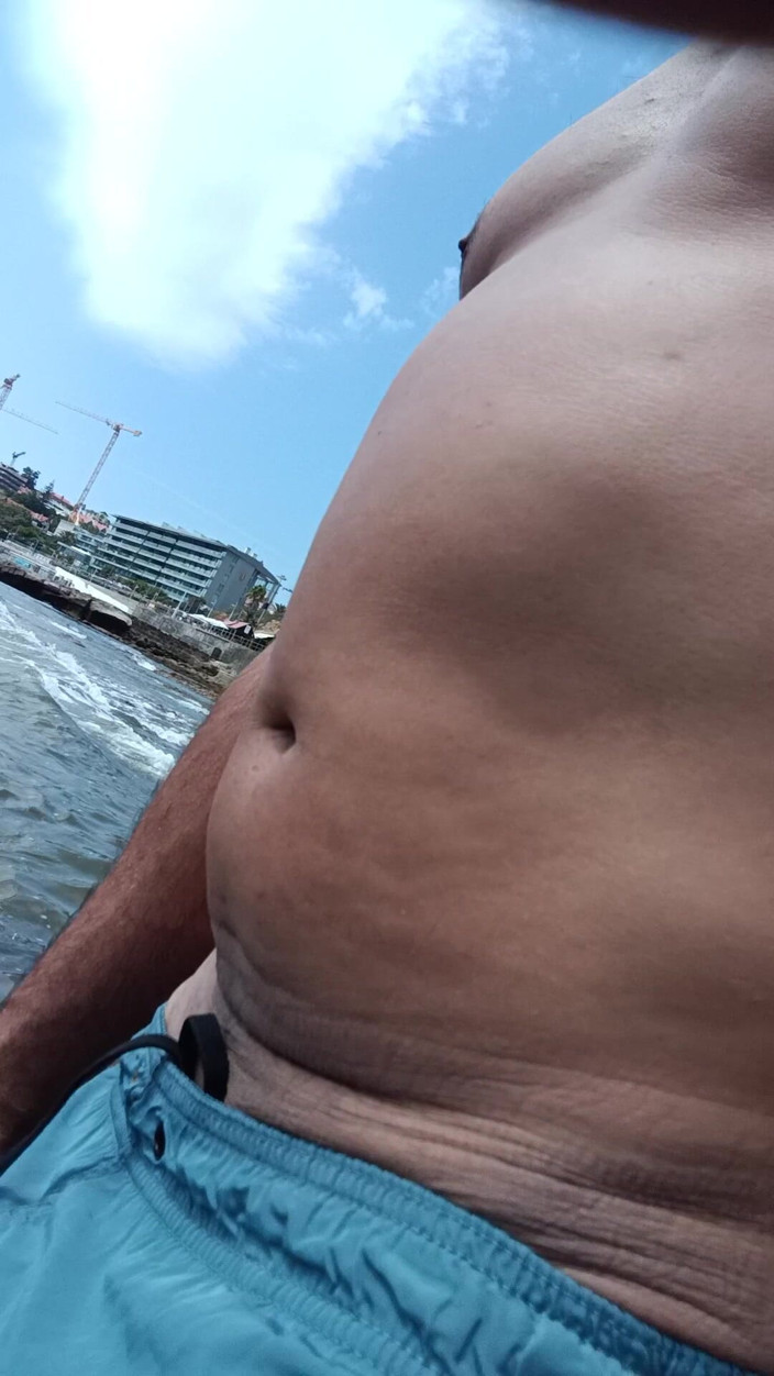Boy top Amador: I Got a Hard-on at the Beach, Right in Front...