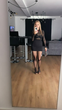 Lady in Schwarz