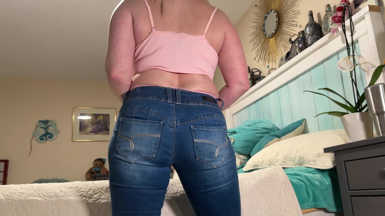 TabithaXXX: Jeans strip ass worship