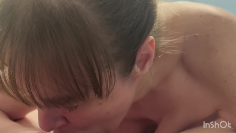 Sweet Marie: Cewek ini nyepong kontol dan disumpal sampai dicrot sperma banyak...