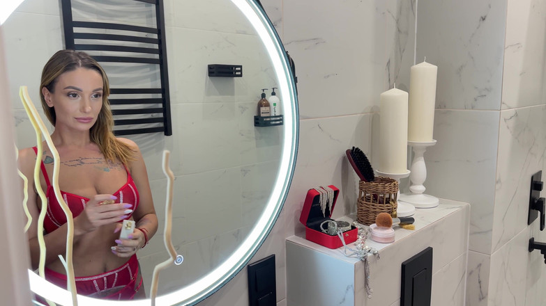 Mary Frost: Ngentot di kamar mandi sampai memeknya dicrot di dalam