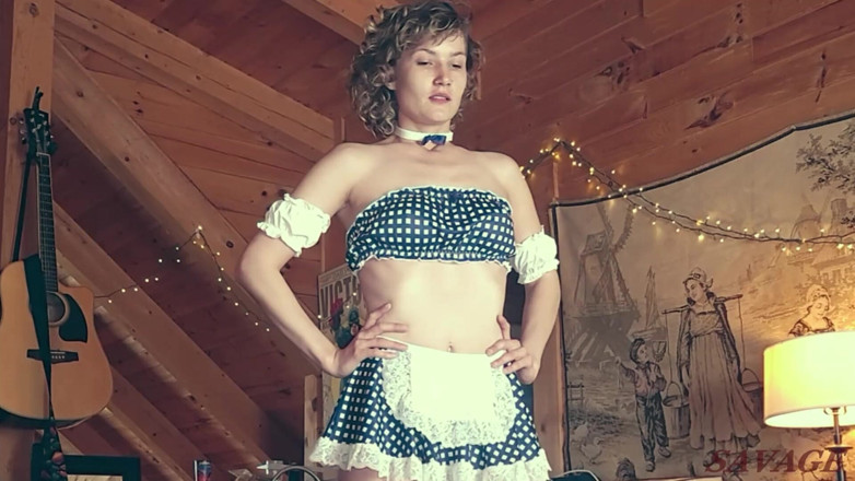 AhanuReed: Femme de ménage, mess