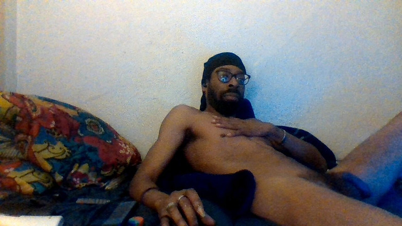 SoLoYoLo723: Молодий великий чорний член має нову іграшку, з нею можна грати