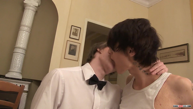 Euro boy xxx: Skye Romeo se folla los agujeros de Luke James