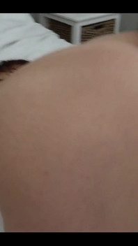 Kočička se předvádí se svou kočička