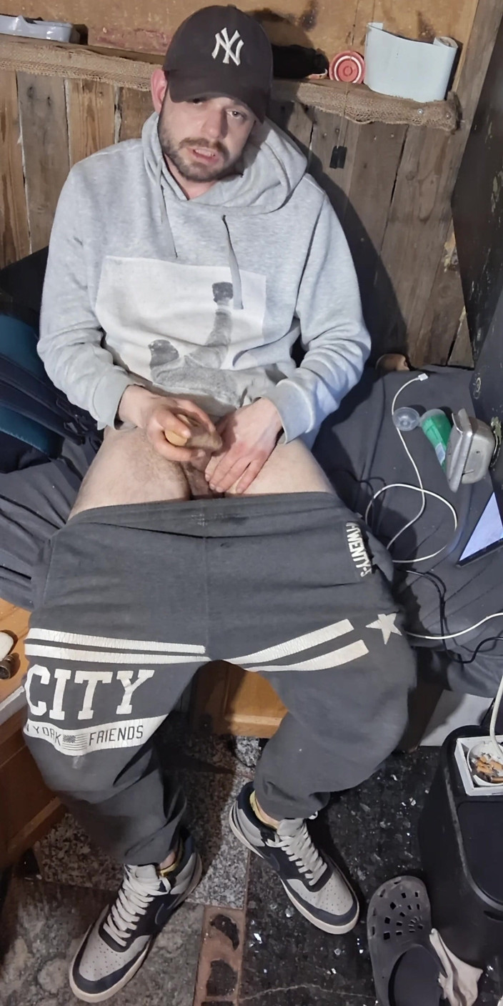 jerkofflover: Ma Il Mio Terzo Colpo Di Sperma Quel Giorno È Stato...