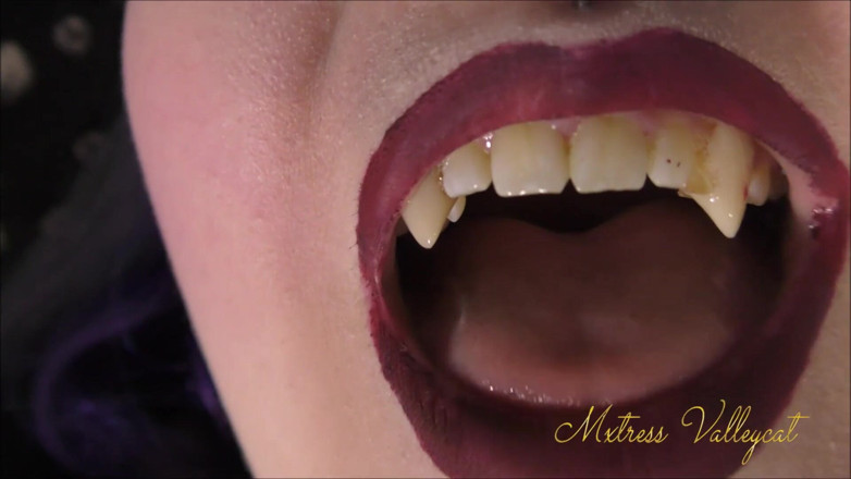 Mxtress Valleycat: Finding you at the bottom of my trick or treat...