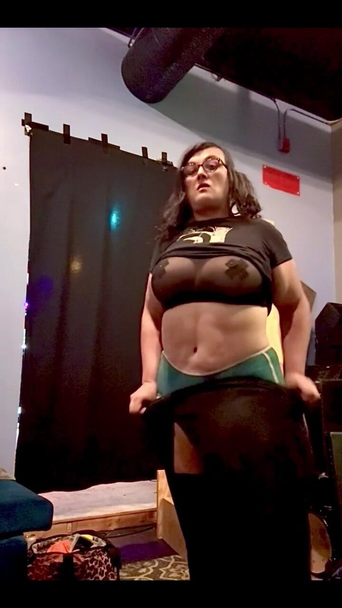 Christi Cream Cake: Get Changed with Me Before the Show!
