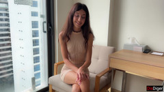 Dis Diger: Hotelová pokojová služba - hostitelka souhlasila se sexem s hostem