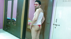 Cute & Nude Crossdresser: Sexy sissy travestito femboy Sweet Lecca-lecca in pulcino, perizoma, occhiali...