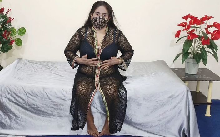 Shilpa Bhabhi: 美しいおっぱいインドの女性Masturbatingとともに巨大なディルド
