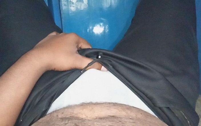 Sweet Indian cock: La zia si bacia con un ditalino al mio pene...