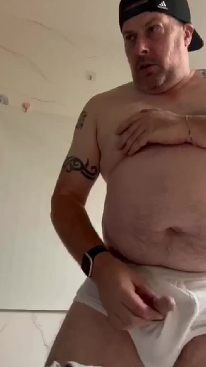 uktattooedchub74: In tighty whities wichse ich und komme