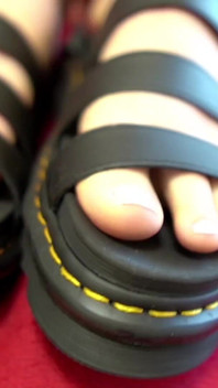 Who's a Fan of Oiled up Toes?